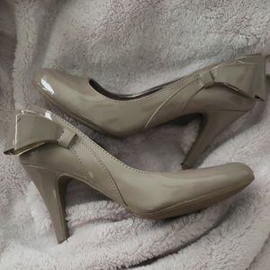 💥 2 pair of shoes for $20 dollars💥